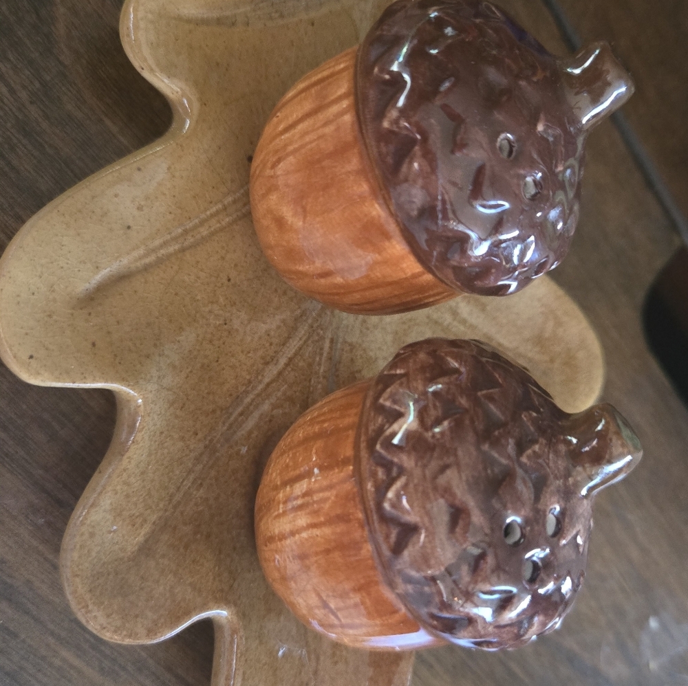 Vintage Whimsy Russ Berrie Acorn Salt and Pepper Shakers